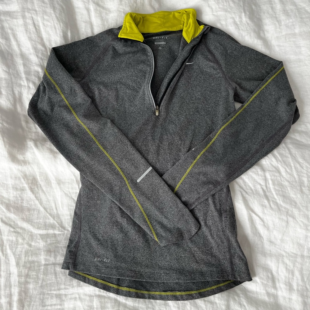 Women’s Nike dri fit collared long sleeve XS